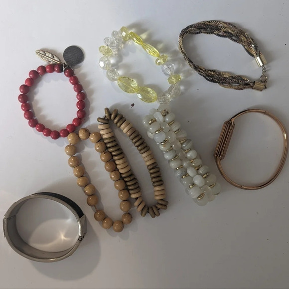 8pc Bracelet Bundle Lot (Beaded,  Chain, Solid) - Picture 1 of 9